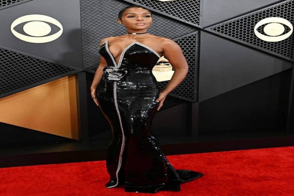 A picture of Janelle Monae at the Grammys red carpet