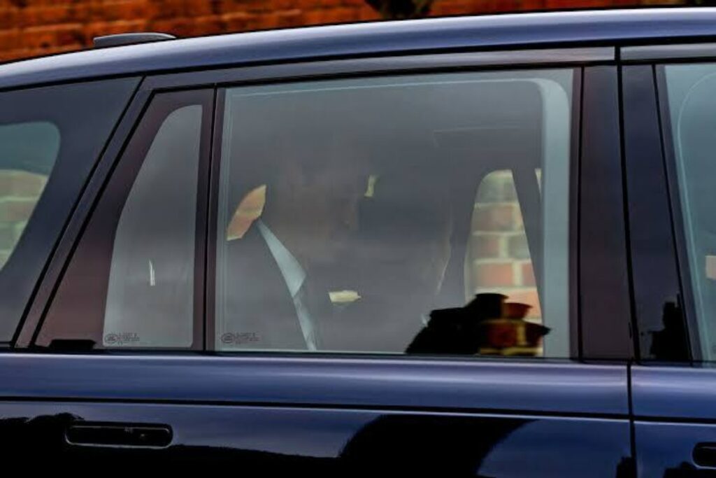 A picture of Kate Middleton and Prince William's car photo