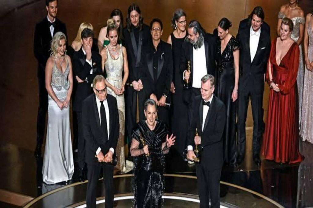 A picture of the "Oppenheimer" cast at the Oscars