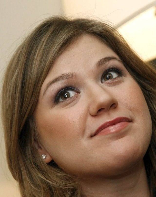 A picture of Kelly Clarkson 