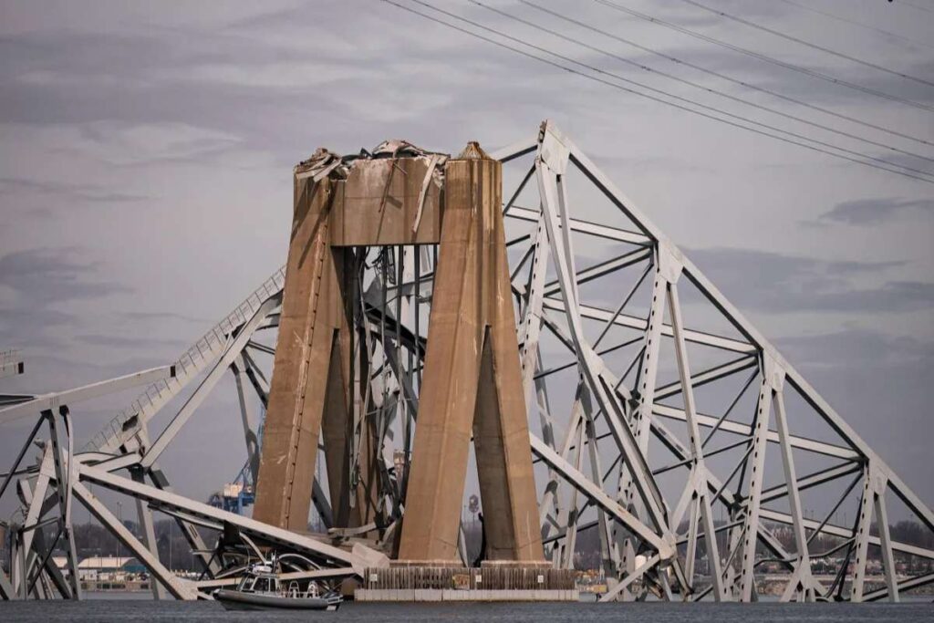 A Picture of Baltimore Key Bridge