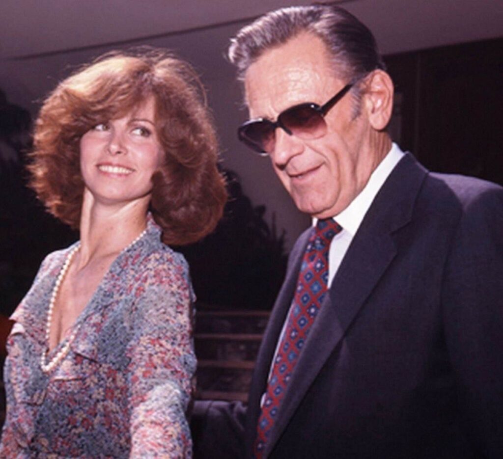 A picture of Stefanie Powers and Holden