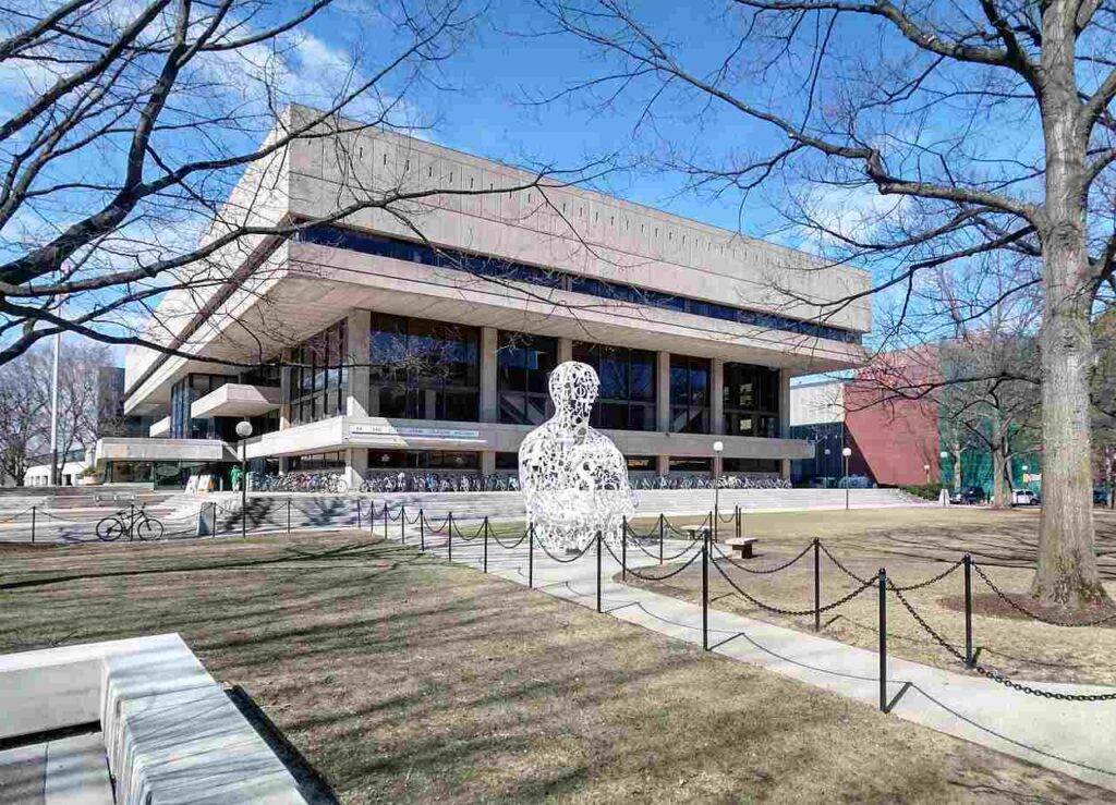 A Picture of MIT Student Center