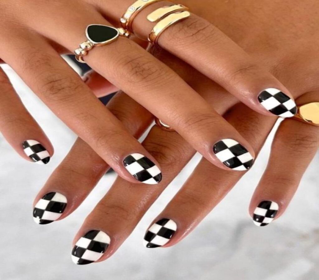 A picture showing black and white mismatch nail