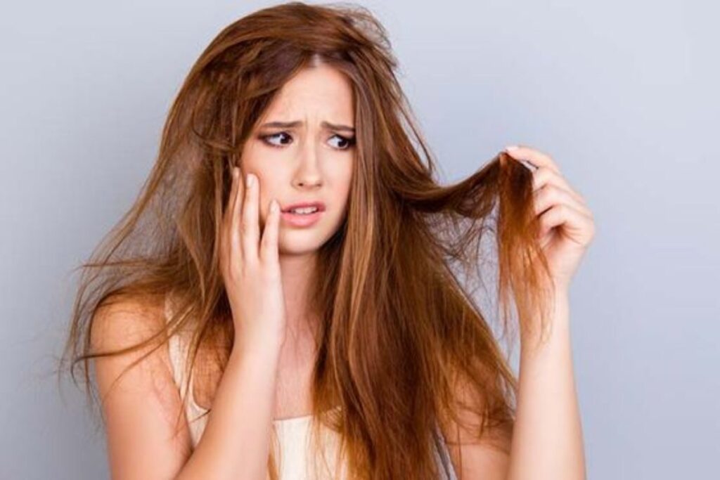 A picture of a lady with a damaged hair