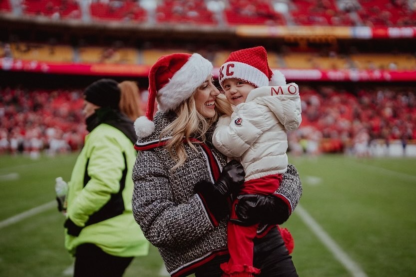 A Picture of Brittany Mahomes and Son