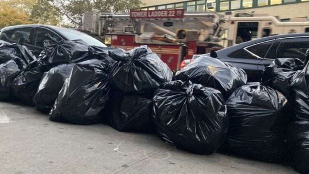 Trashbags on a sidewalk in NYC