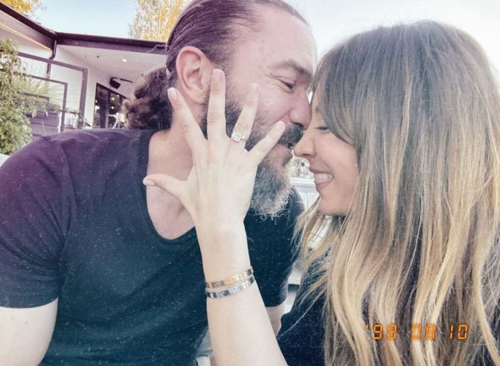 Kaley Cuoco shows off her engagement ring in a heartwarming shot with Pelphrey