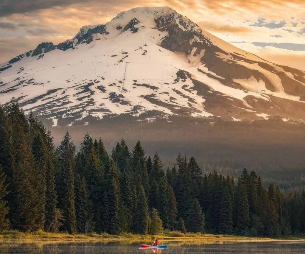 A Picture of Mount Hood