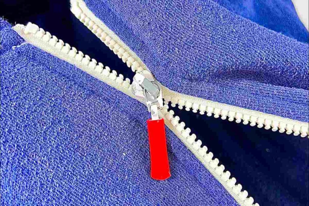 A Picture of a Bad Zipper