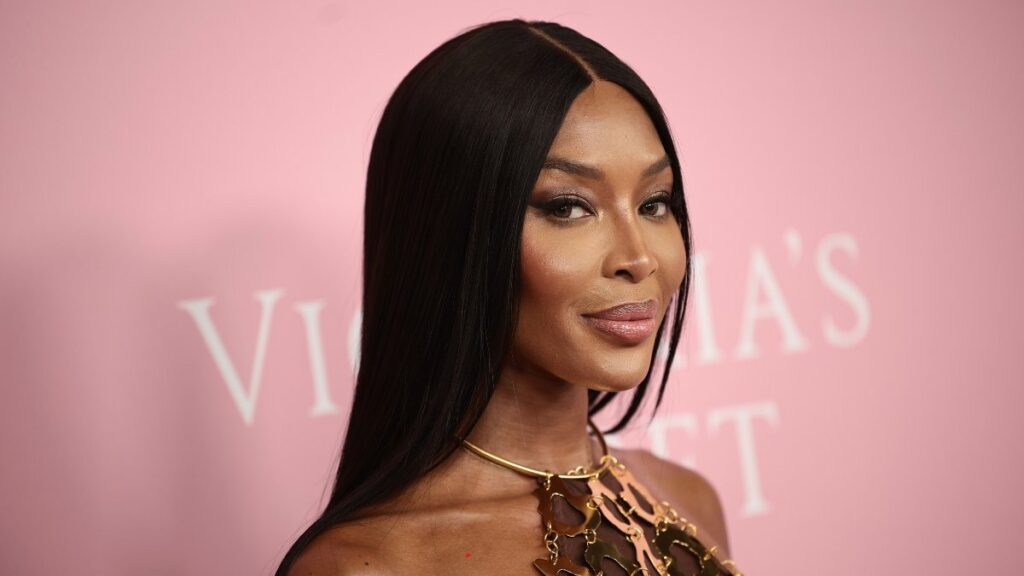 Naomi Campbell posing on a red carpet