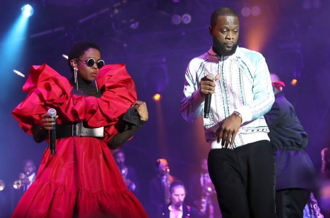 Lauryn Hill on stage with Pras Michel