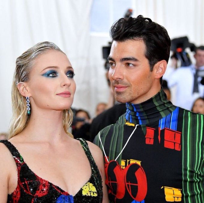 Joe Jonas and his ex-wife on the red carpet