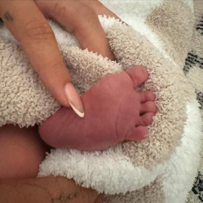 A picture showing baby Jack's foot