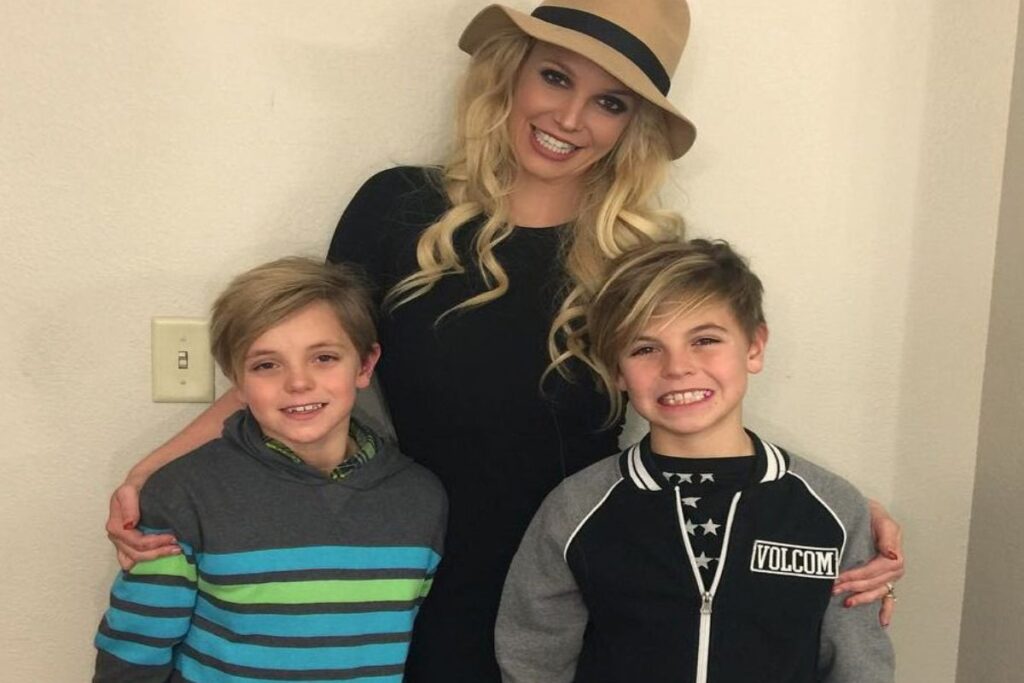 A Picture of Britney Spears and kids